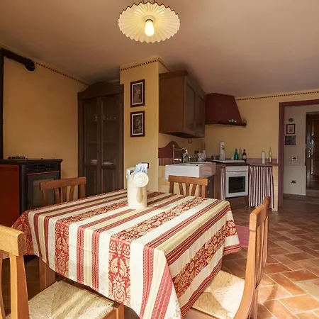 Lägenhet Casa Del Picchio