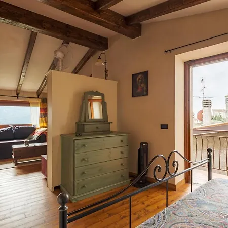 Casa Del Picchio Lägenhet Adrara San Rocco