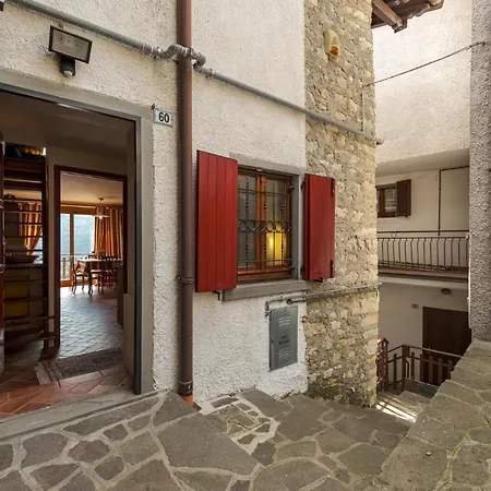 Lägenhet Casa Del Picchio Adrara San Rocco
