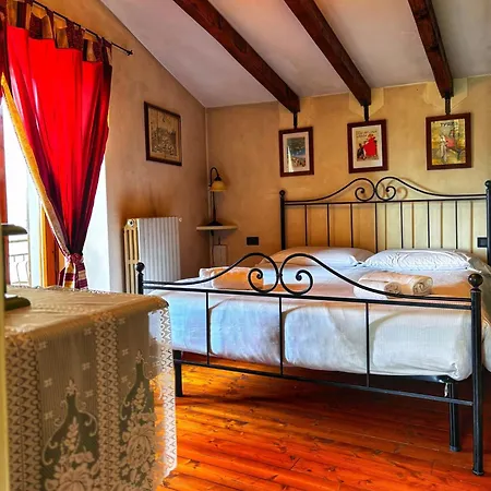 Casa Del Picchio Lägenhet Adrara San Rocco