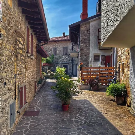 Casa Del Picchio * Adrara San Rocco