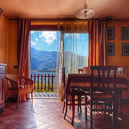 Casa Del Picchio * Adrara San Rocco